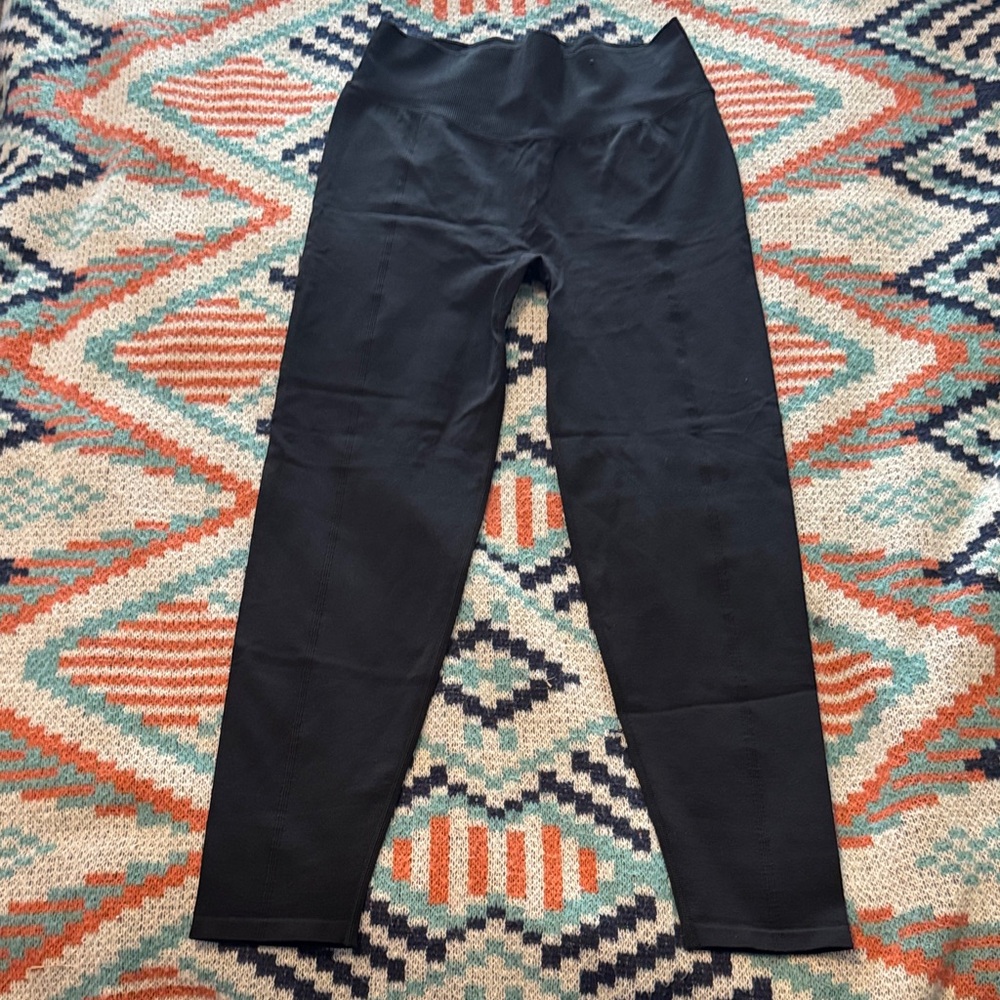 Victoria's Secret Pink Booty Lift Leggings